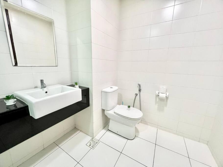 T2 1-10pax 2room Balcony Trefoil Setia Alam Tv Wi-fi * Shah Alam