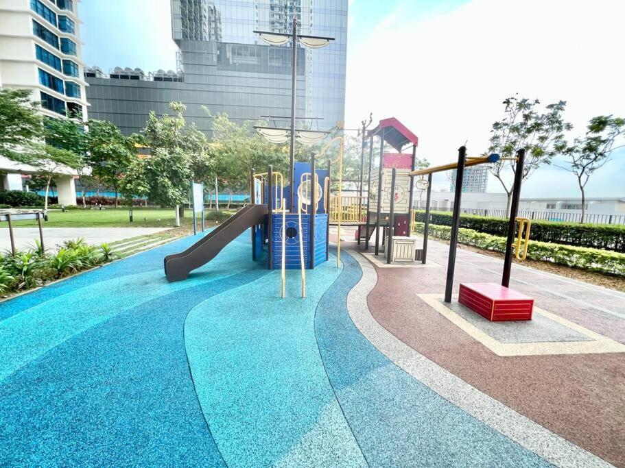 T2 1-10pax 2room Balcony Trefoil Setia Alam Tv Wi-fi Pangsapuri Shah Alam