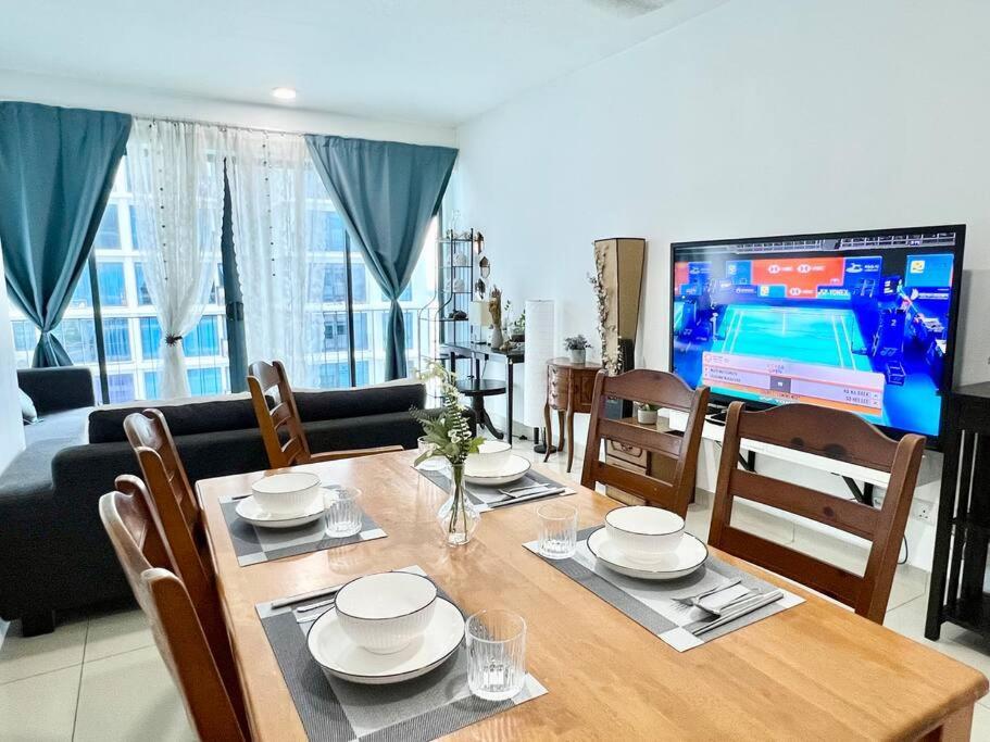 Pangsapuri T2 1-10pax 2room Balcony Trefoil Setia Alam Tv Wi-fi Shah Alam