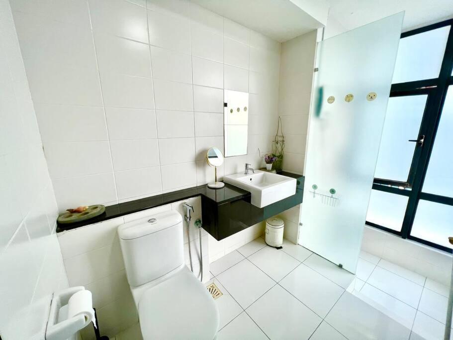 Pangsapuri T2 1-10pax 2room Balcony Trefoil Setia Alam Tv Wi-fi