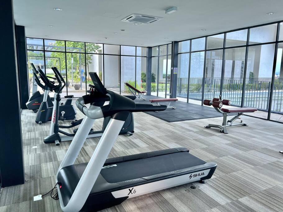 Pangsapuri T2 1-10pax 2room Balcony Trefoil Setia Alam Tv Wi-fi Shah Alam
