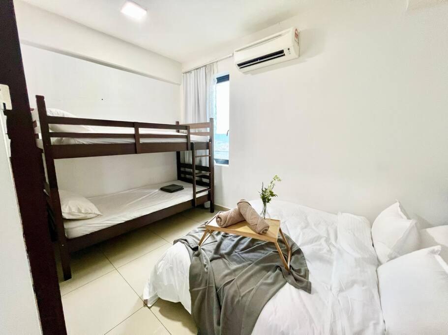 T2 1-10pax 2room Balcony Trefoil Setia Alam Tv Wi-fi Pangsapuri